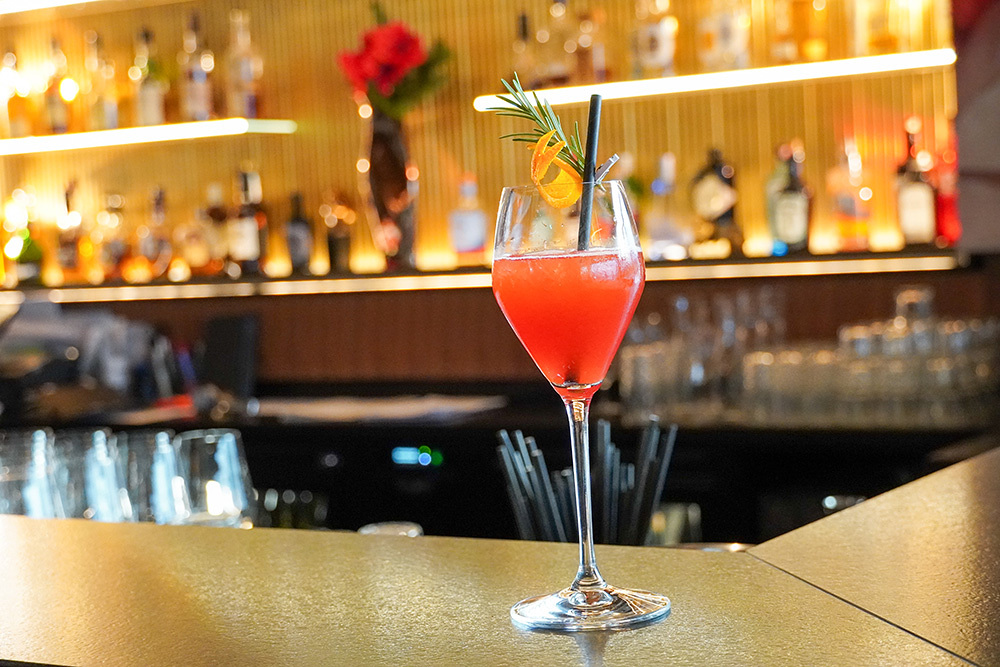 Cocktail an der Hotelbar