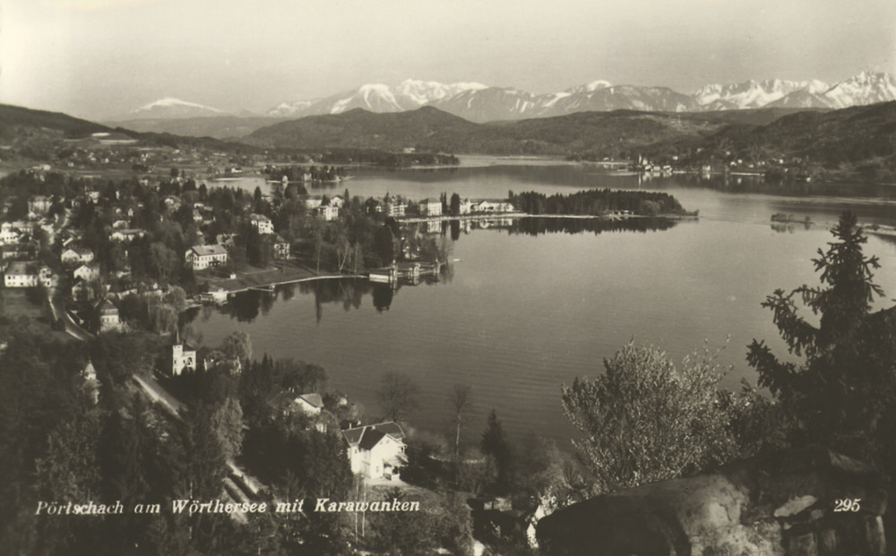 Schwarz Weiß Foto von der Halbinsel in Poertschach