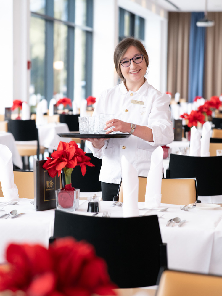 Lehrling im Service im Parkhotel Pörtschach