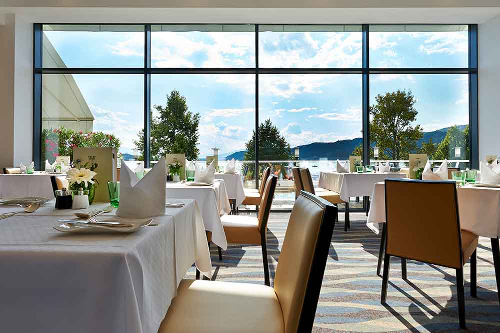 Essen mit Blick auf den Wörthersee